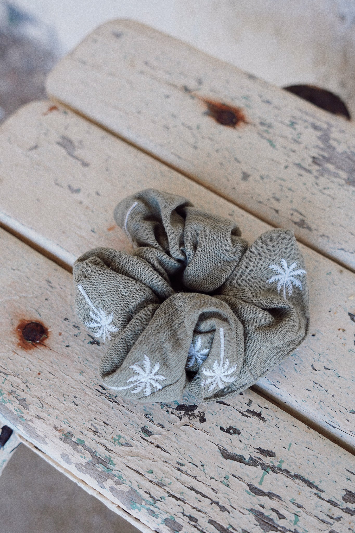 Chouchou Broderie palmitos olive C'est moi qui pilote